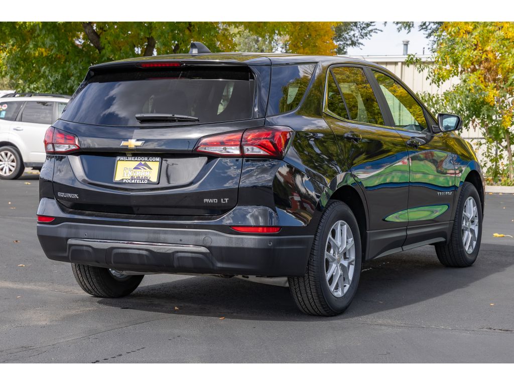 2024 Chevrolet Equinox LT photo 3