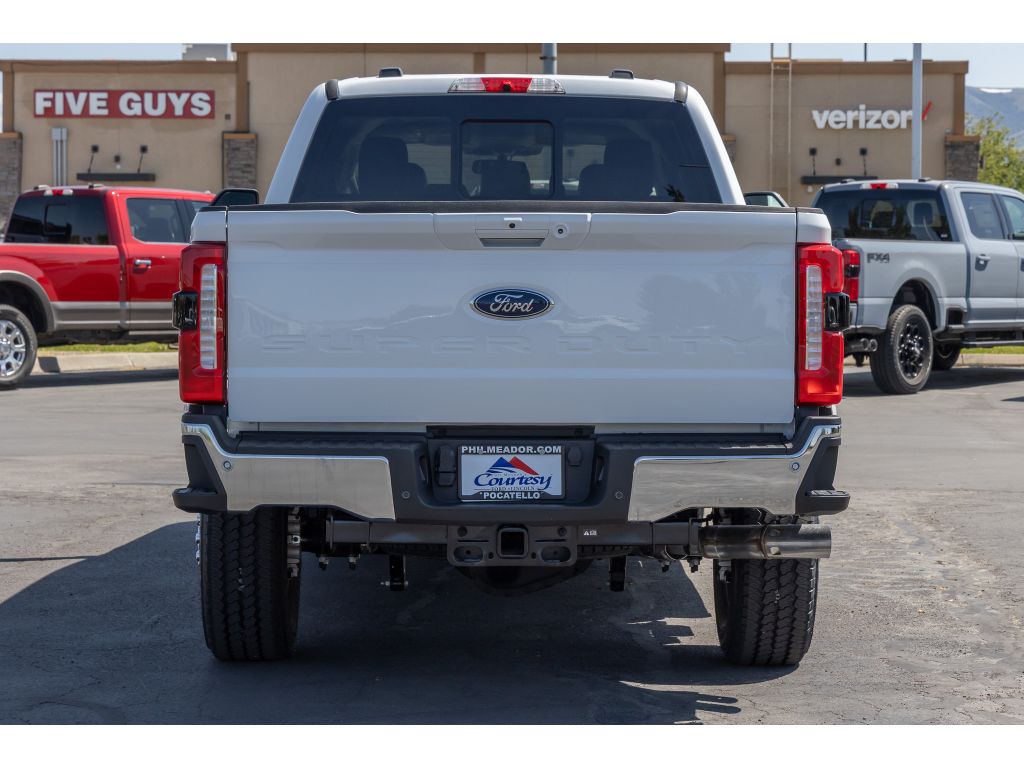 2025 Ford F-350 Lariat photo 4
