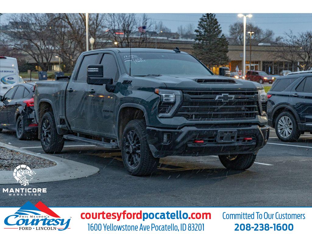 2025 Chevrolet Silverado 3500HD LT's photo