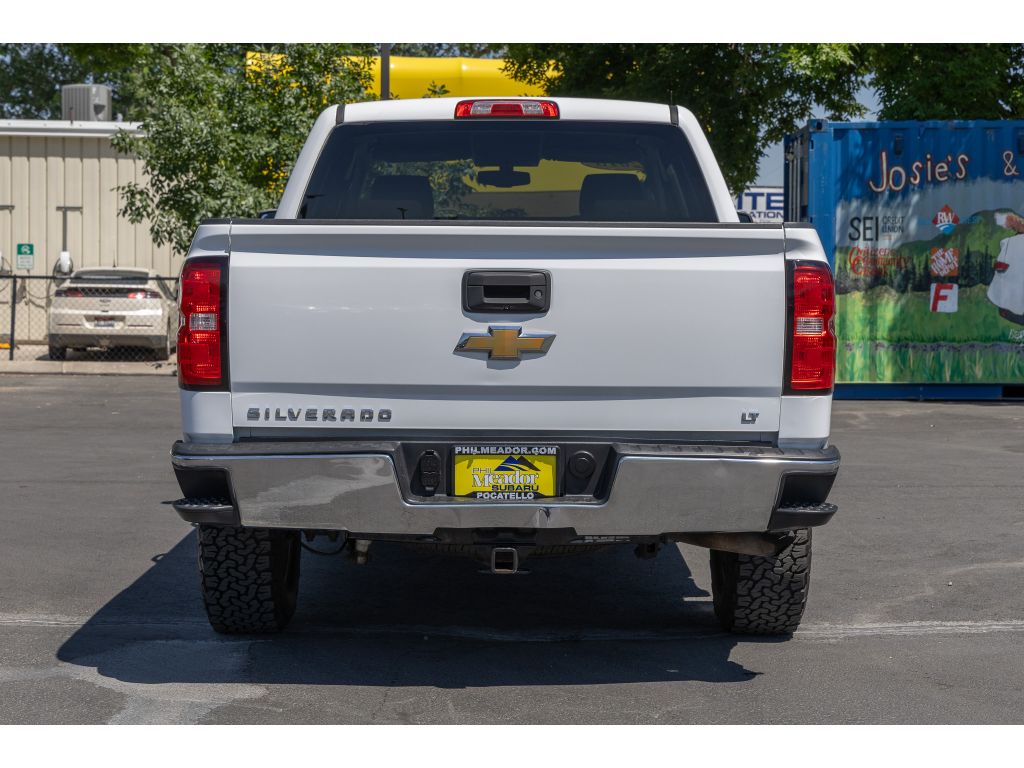 2018 Chevrolet Silverado LT photo 4