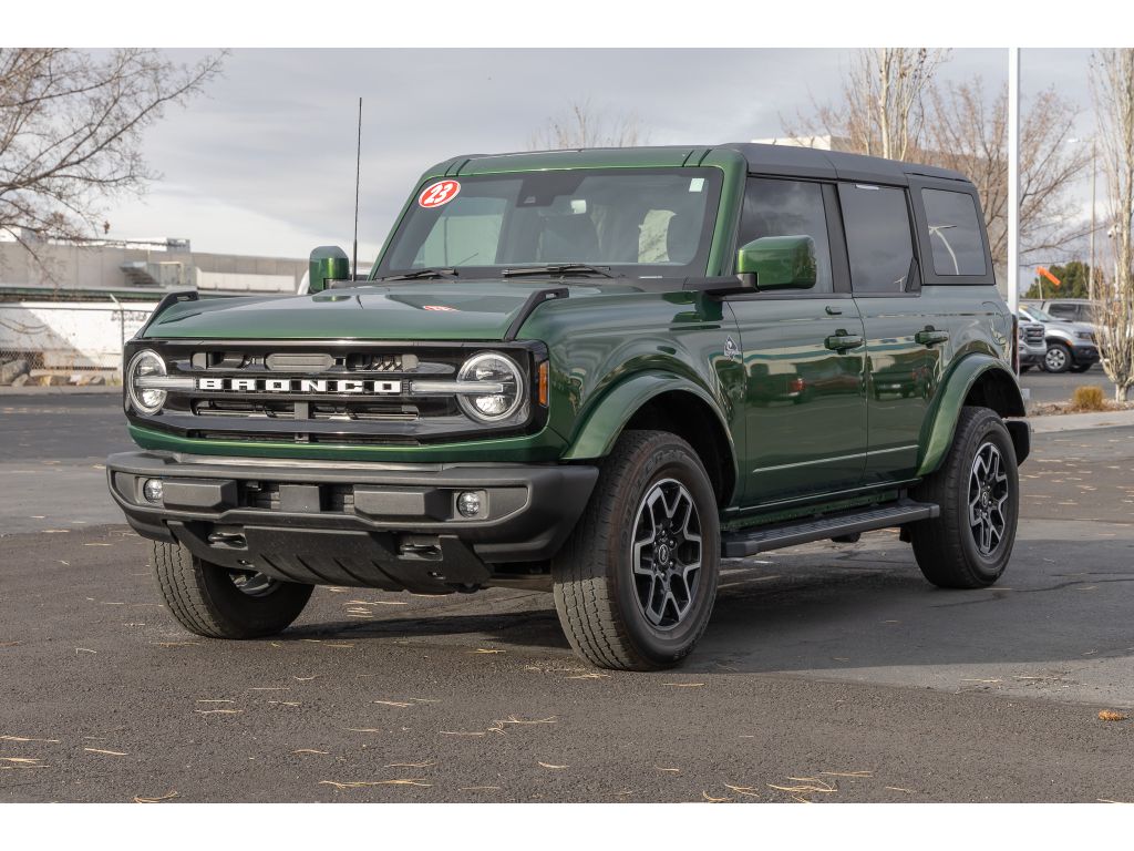 Image of 2023 Ford Bronco Outer Banks Wagon