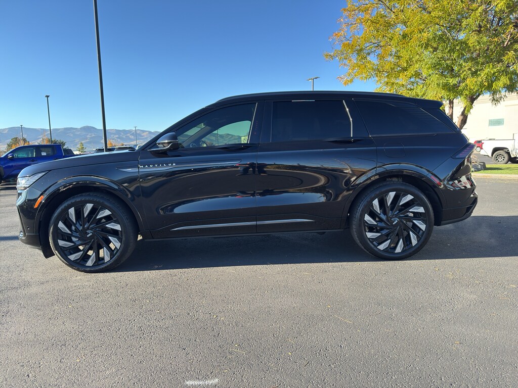 2024 Lincoln Nautilus Reserve photo 4