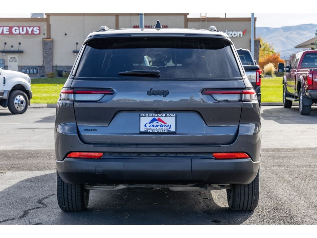 Used 2024 Jeep Grand Cherokee L L Altitude 4x4 Wagon