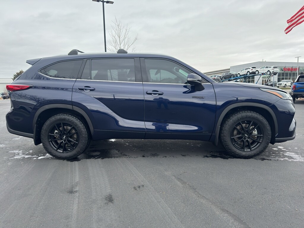 Used 2021 Toyota Highlander Hybrid Hybrid XLE Sport Utility