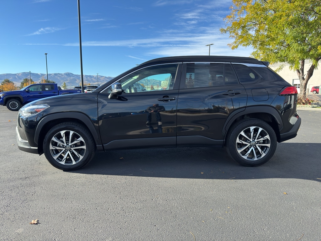 Used 2023 Toyota Corolla Cross XLE Sport Utility