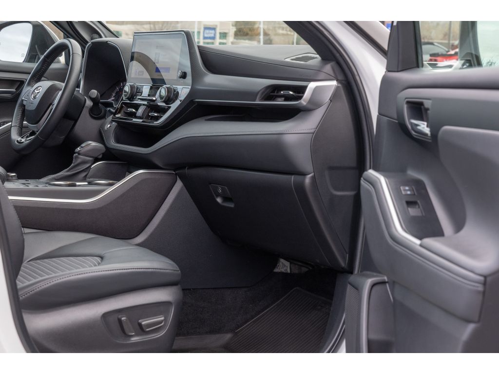 Image of 2023 Toyota Highlander XSE All Wheel Drive Wagon