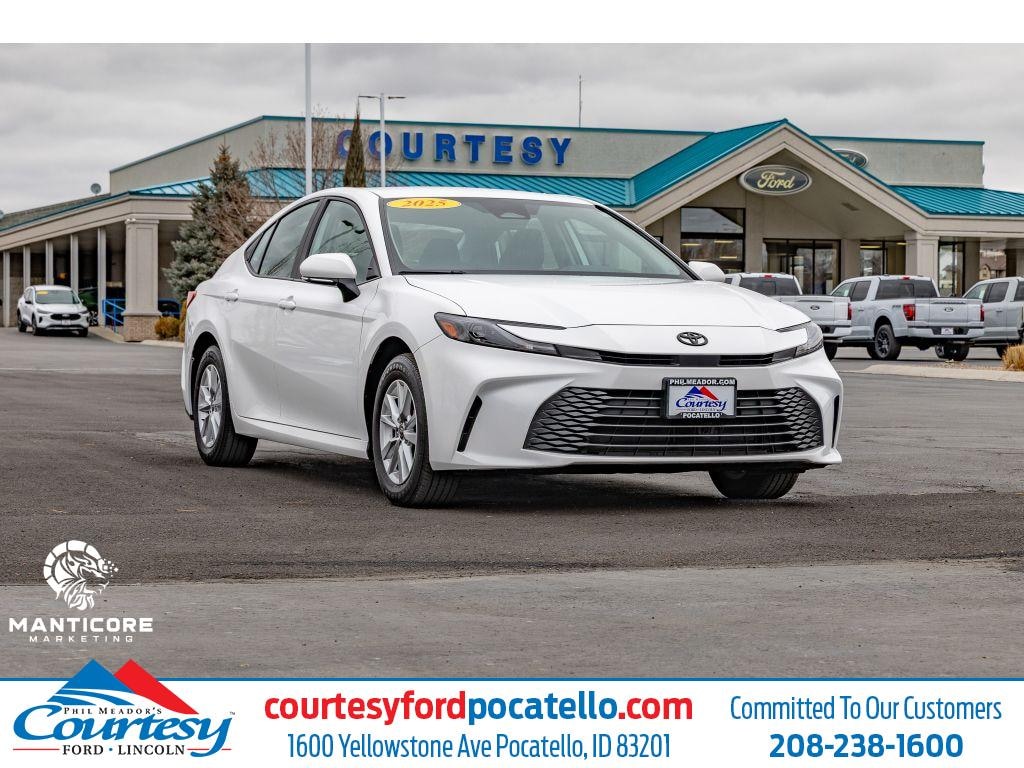 Used 2025 Toyota Camry Hybrid LE Hybrid AWD Sedan