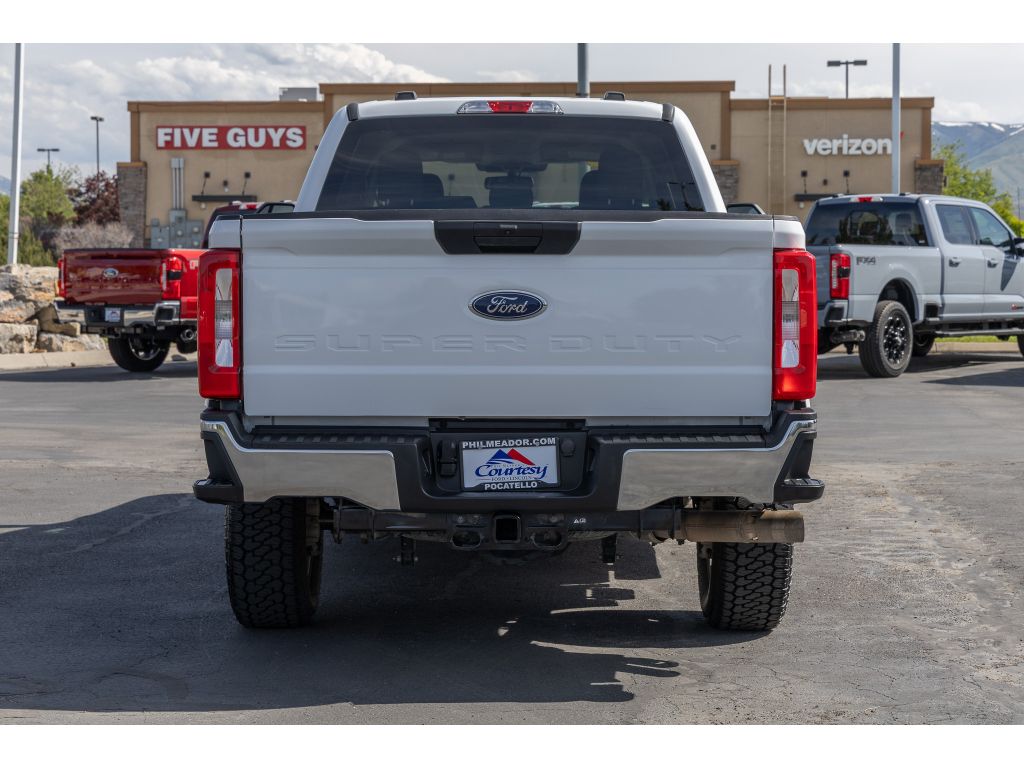 2023 Ford F-250 XLT photo 3