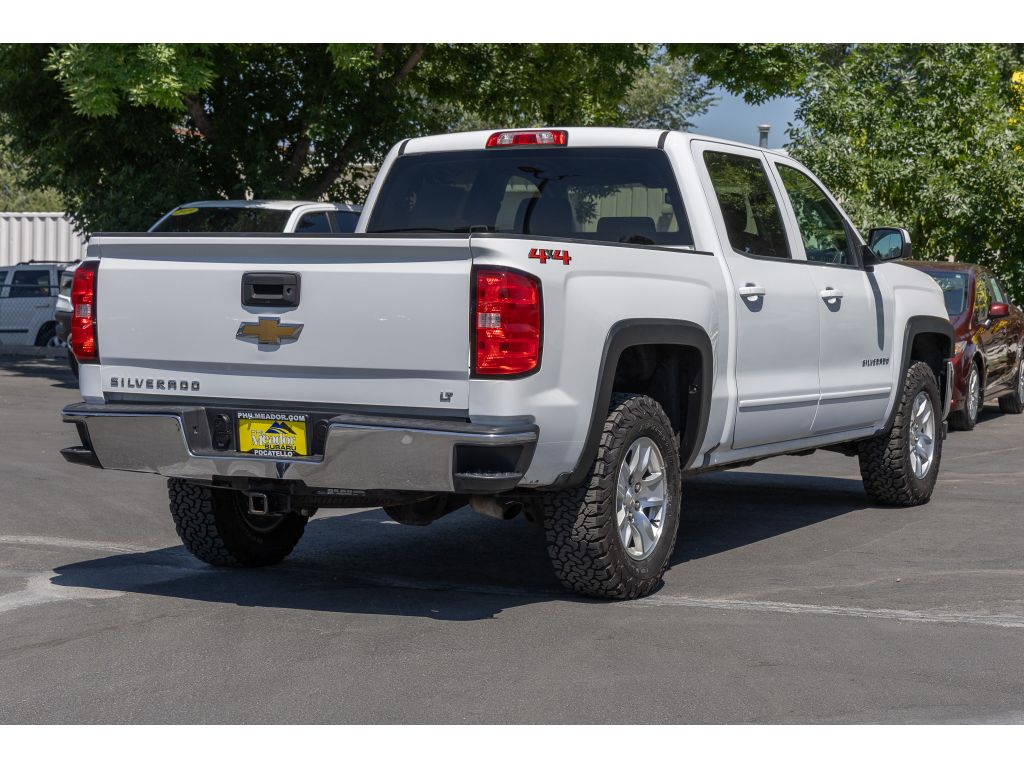 2018 Chevrolet Silverado LT photo 3