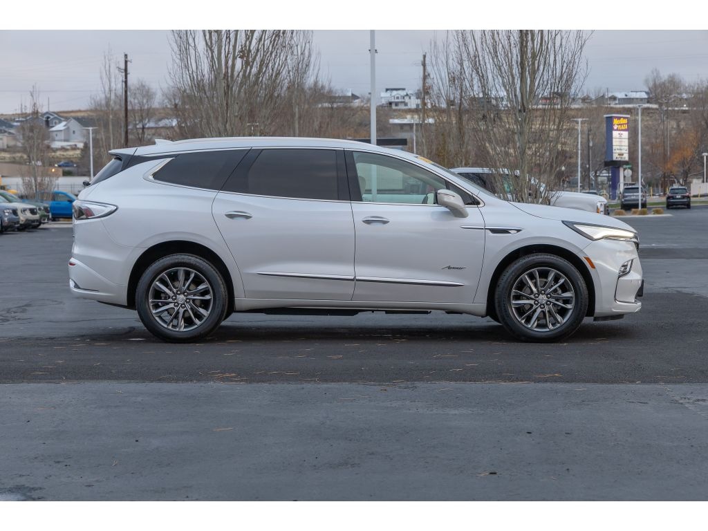Used 2022 Buick Enclave Avenir Wagon