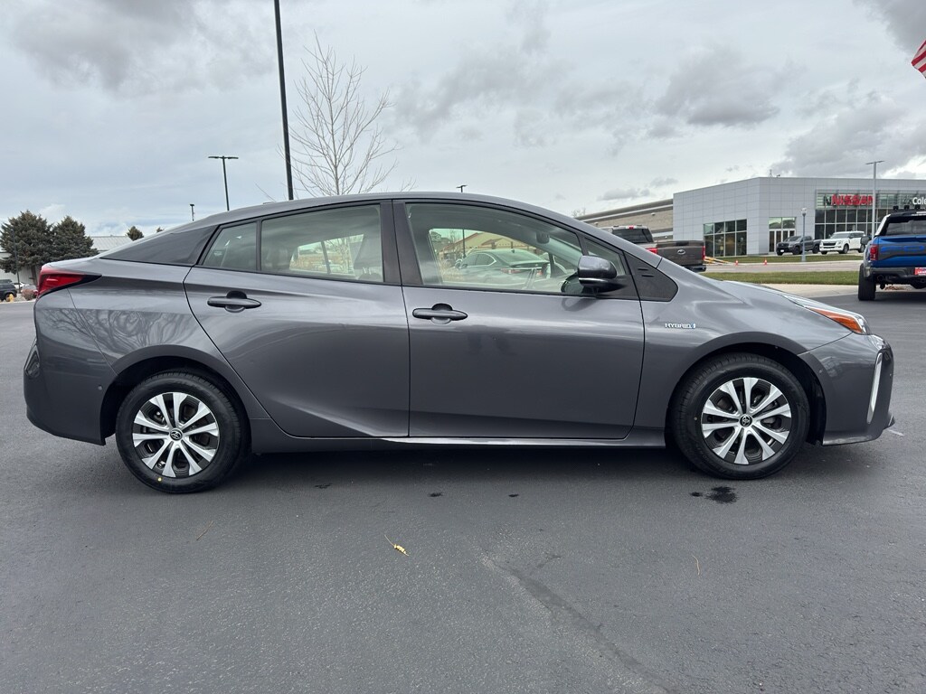 2022 Toyota Prius XLE photo 3