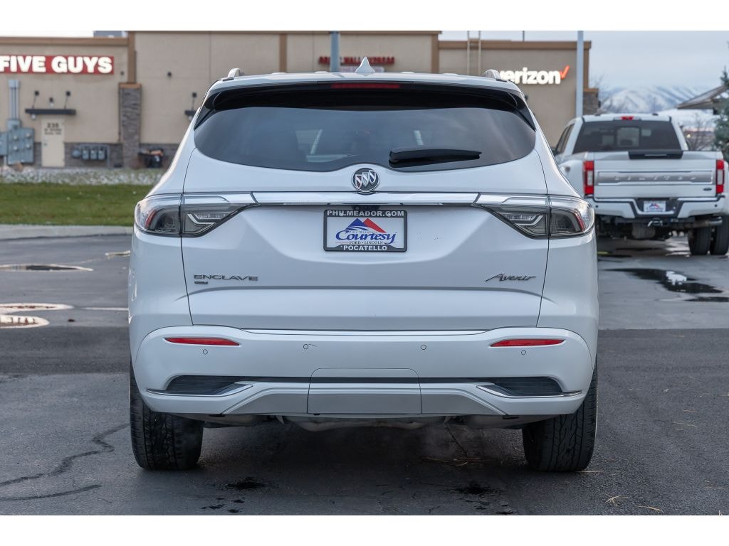 Used 2022 Buick Enclave Avenir Wagon