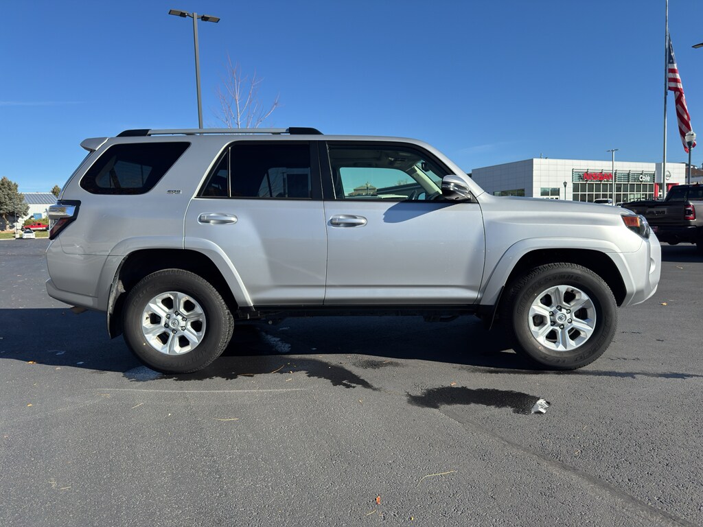2024 Toyota 4Runner SR5 Premium photo 2