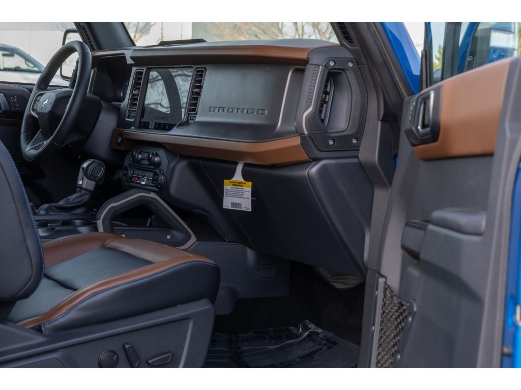 Image of 2024 Ford Bronco Outer Banks Luxury Package Wagon