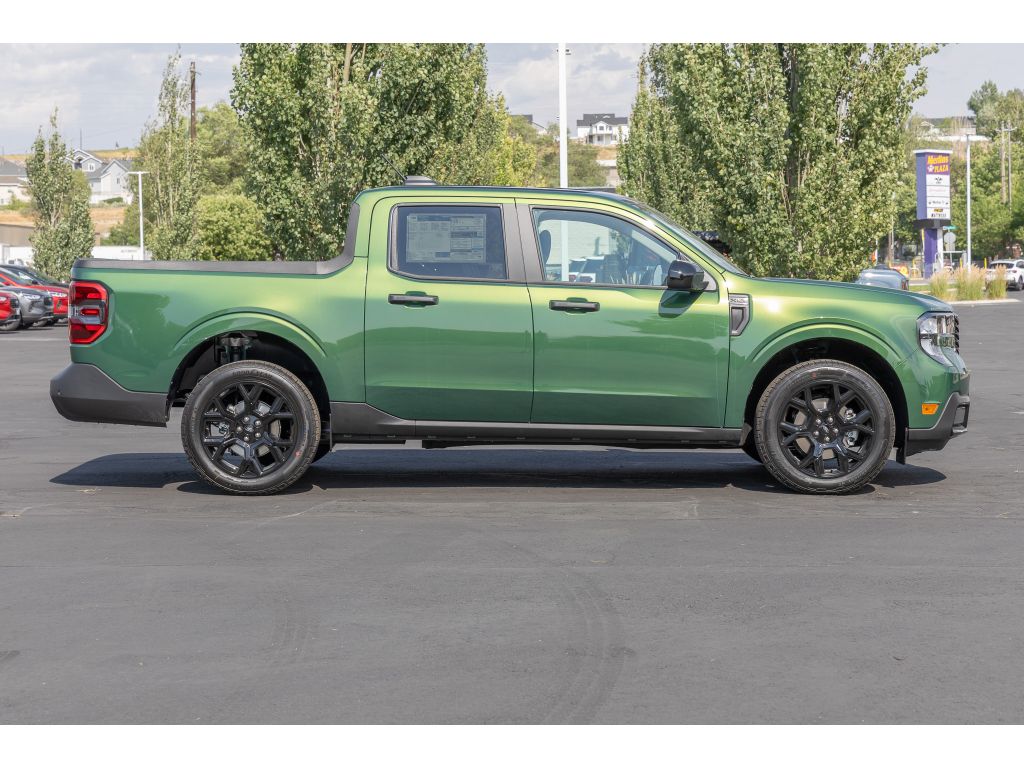 2025 Ford Maverick XLT photo 2