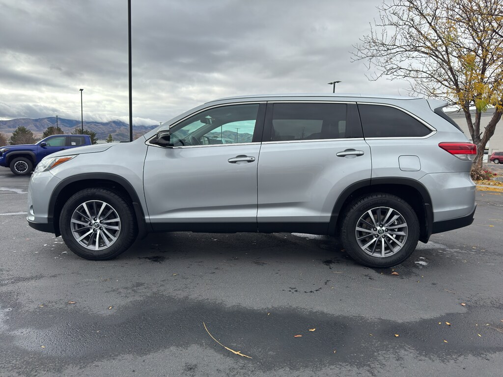 Used 2019 Toyota Highlander XLE Sport Utility