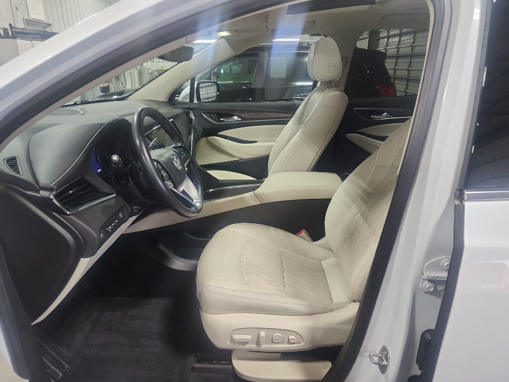 2022 Buick Enclave Avenir photo 3