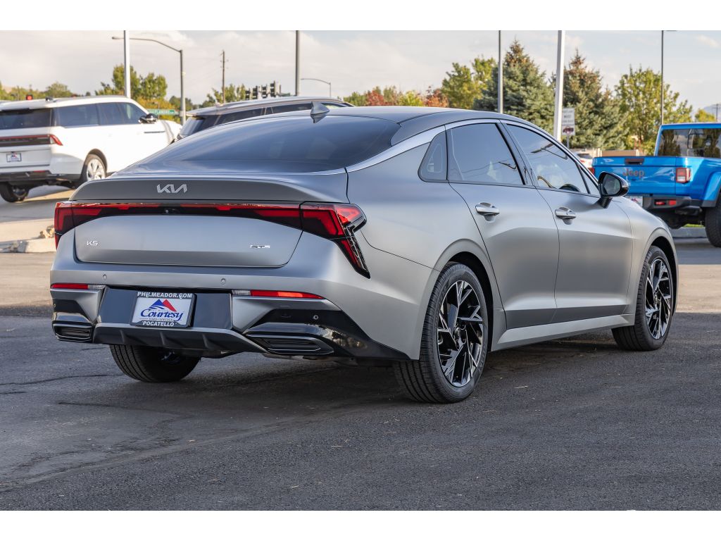 2025 Kia K5 GT-Line photo 3