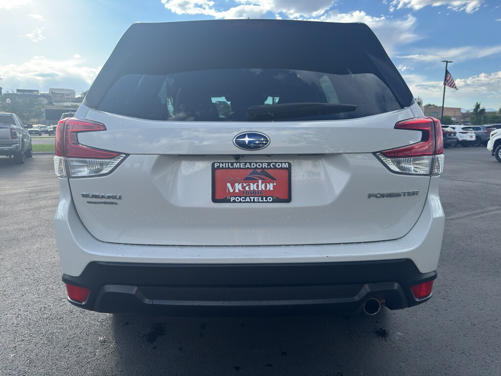2022 Subaru Forester Limited photo 3