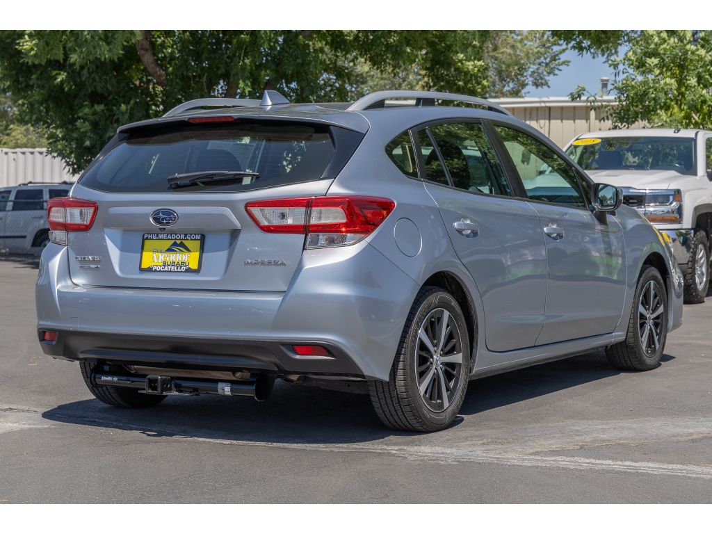 2019 Subaru Impreza Premium photo 2