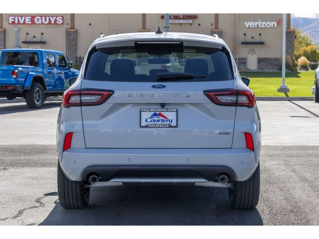 2026 Ford Escape Elite photo 4