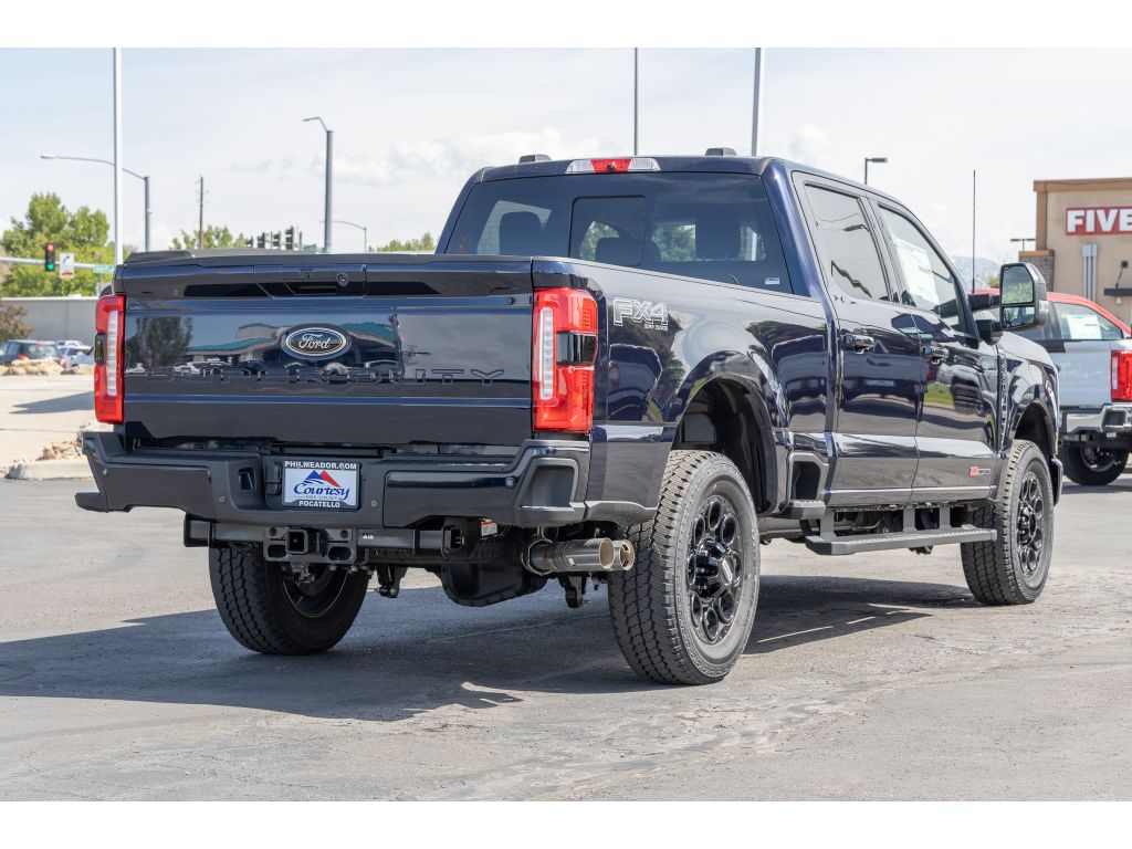 2025 Ford F-350 Lariat photo 3