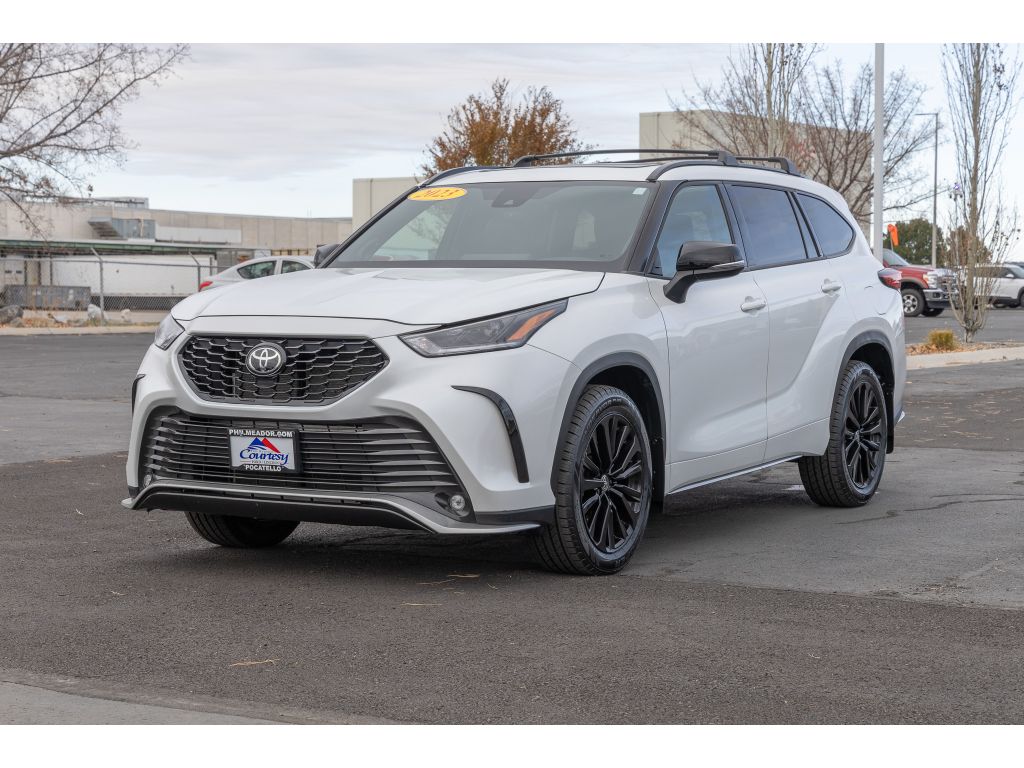 Image of 2023 Toyota Highlander XSE All Wheel Drive Wagon