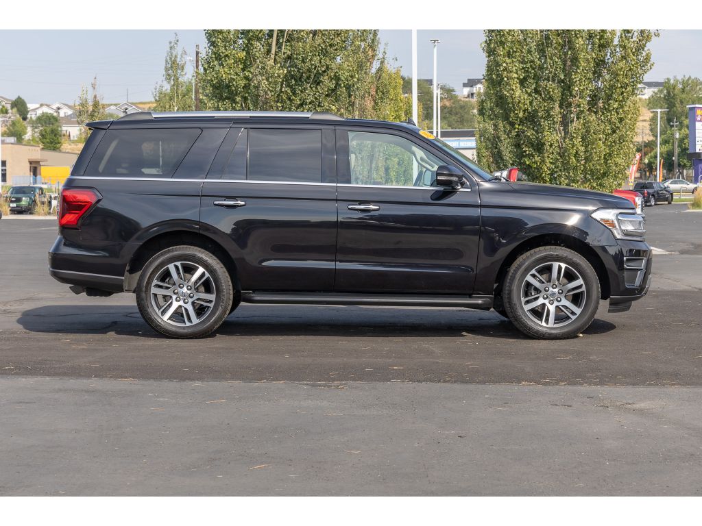 2024 Ford Expedition Limited photo 2