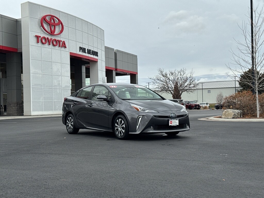 2022 Toyota Prius XLE photo 2