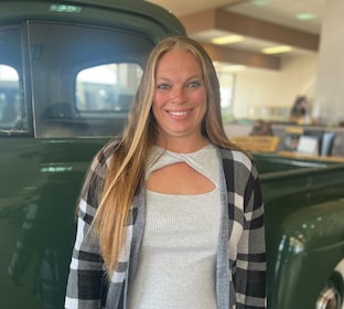 Staff member Jessicca Mitschelen from ID_d77695