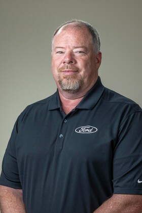 Staff member John Lee from ID_bec32b