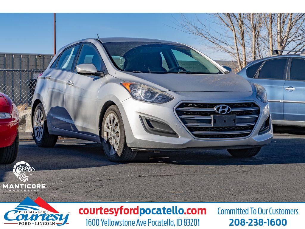 2016 Hyundai Elantra GT Base's photo