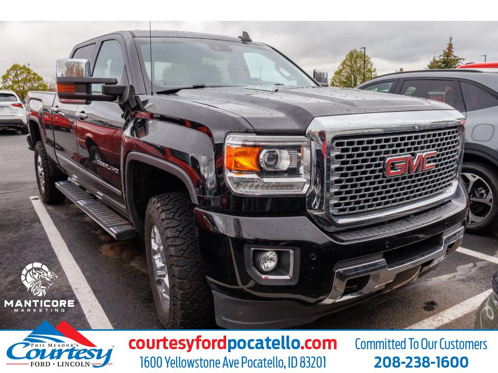 2016 GMC Sierra 4WD Crew Cab Standard Box Denali's photo