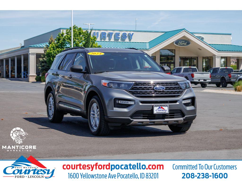 2024 Ford Explorer XLT 4WD's photo