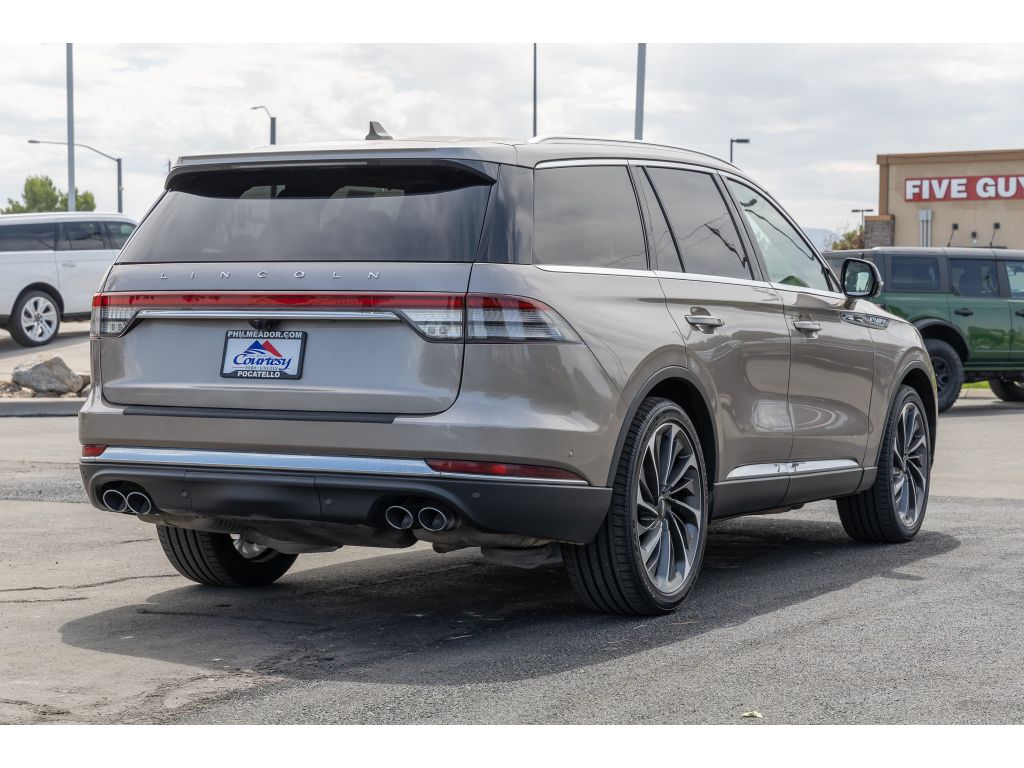 2020 Lincoln Aviator Reserve Luxury photo 3
