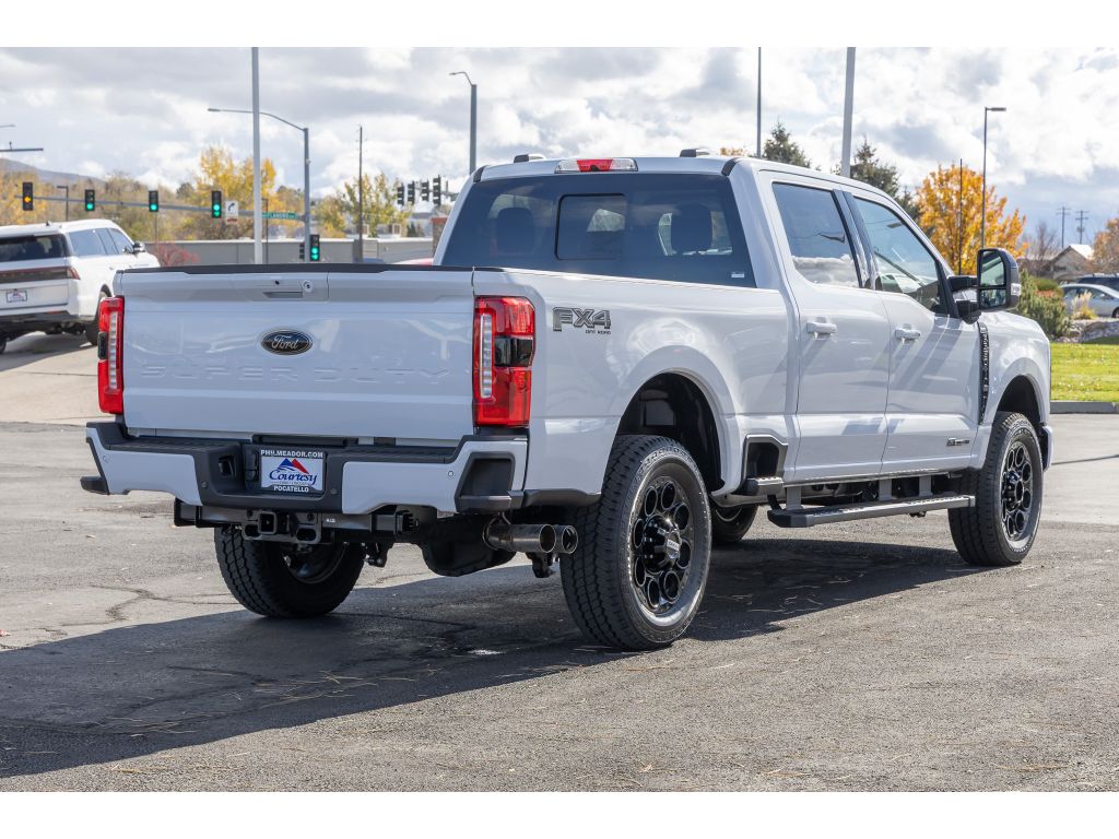 2026 Ford F-350 Lariat photo 3