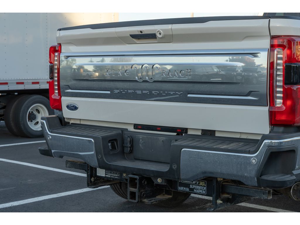 2024 Ford F-350 King Ranch photo 3