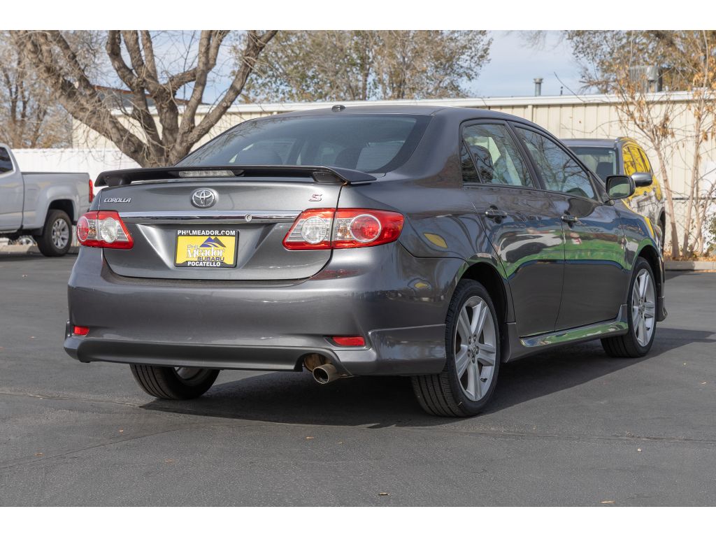 2013 Toyota Corolla S photo 2