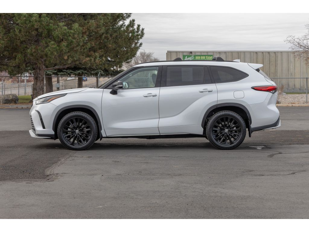 Image of 2023 Toyota Highlander XSE All Wheel Drive Wagon