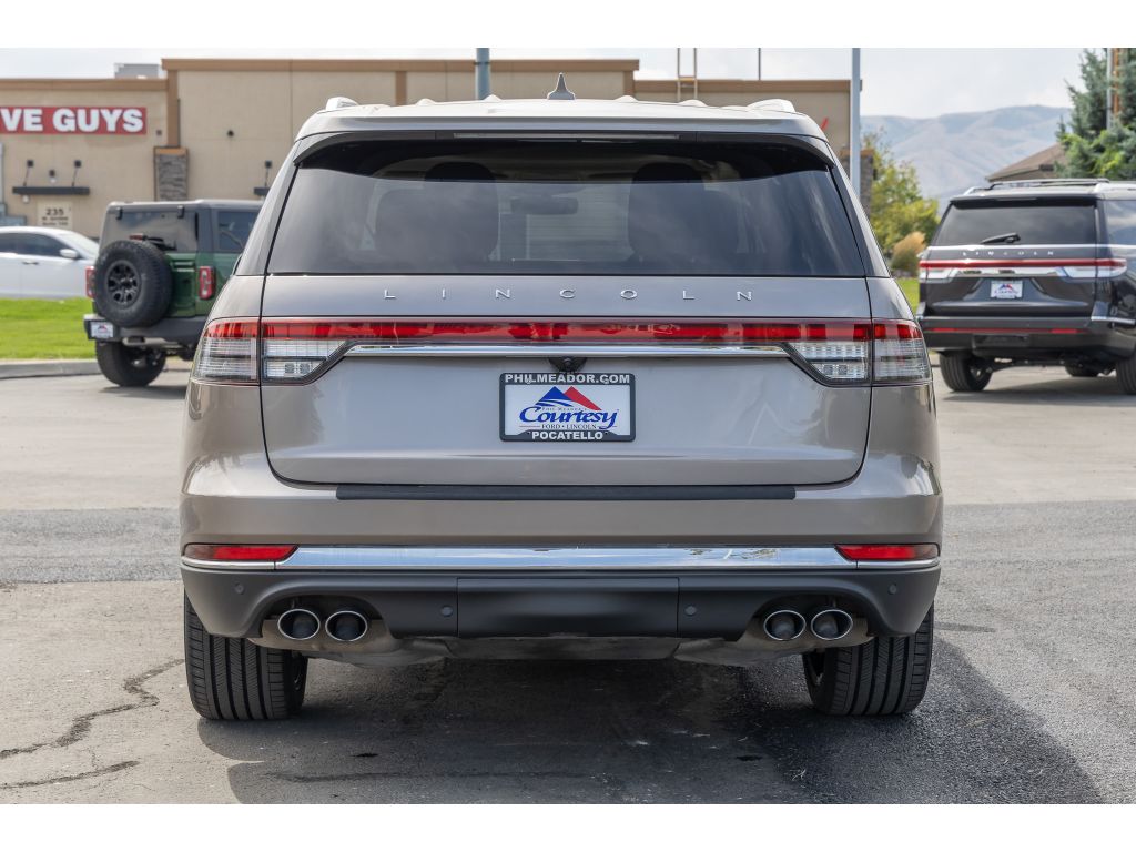 2020 Lincoln Aviator Reserve Luxury photo 4