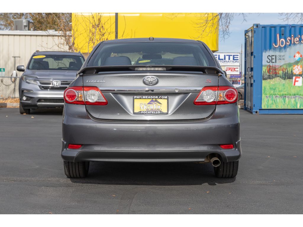 2013 Toyota Corolla S photo 3