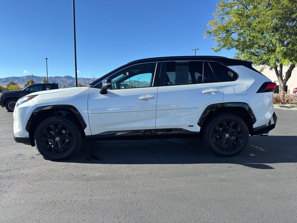 2022 Toyota RAV4 Hybrid XSE photo 4