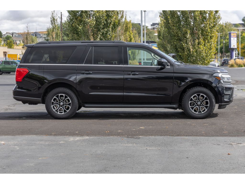 2024 Ford Expedition MAX XLT photo 2