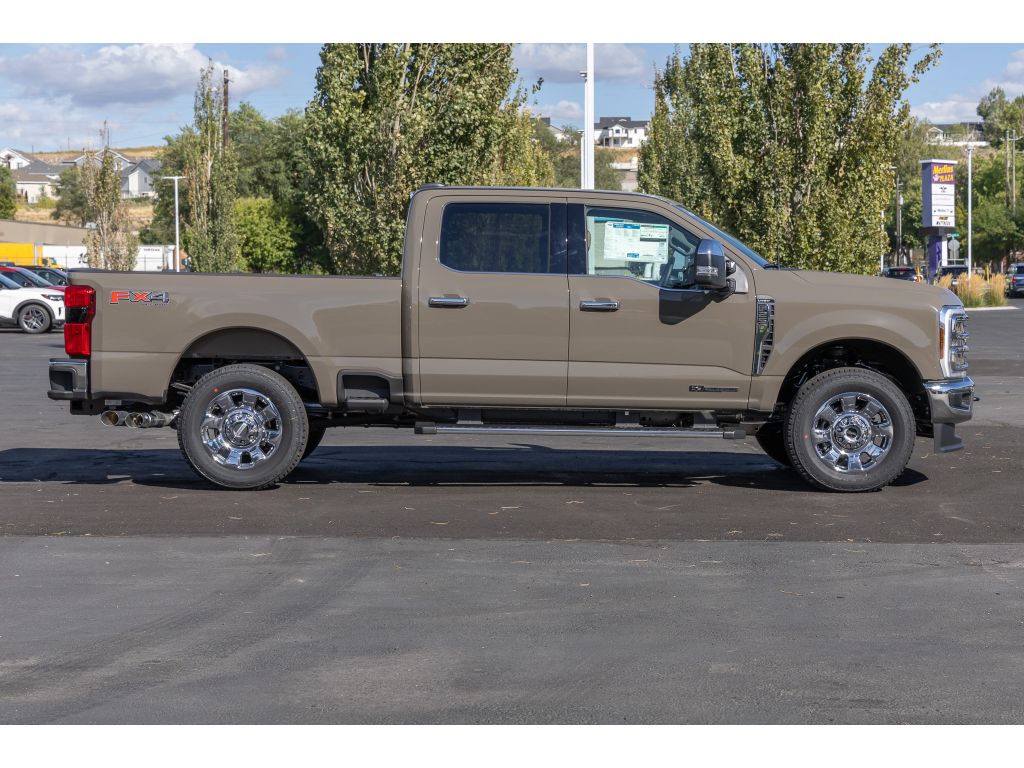 2026 Ford F-250 Lariat photo 2