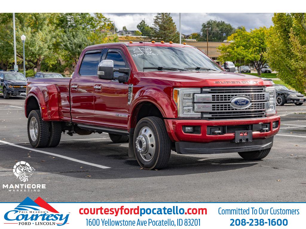 2018 Ford F-450 Super Duty Platinum's photo