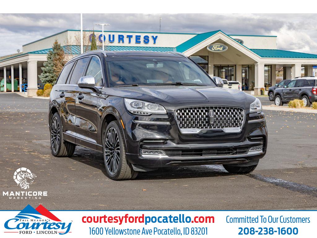 2022 Lincoln Aviator Black Label's photo