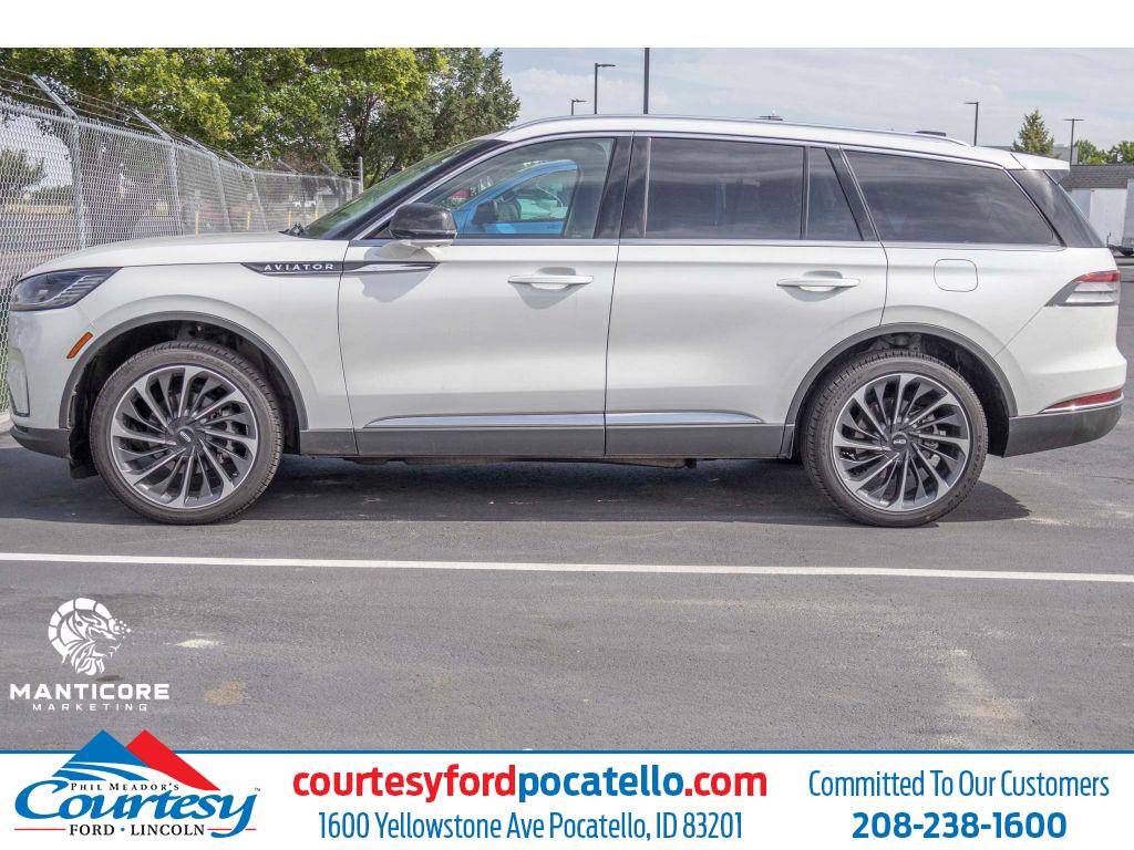 2025 Lincoln Aviator Reserve AWD's photo