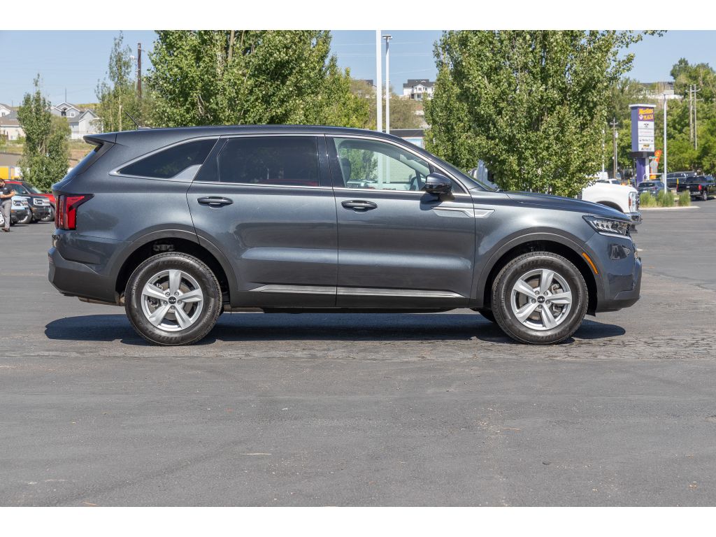 Used 2022 Kia Sorento LX with VIN 5XYRGDLC0NG107907 for sale in Pocatello, ID