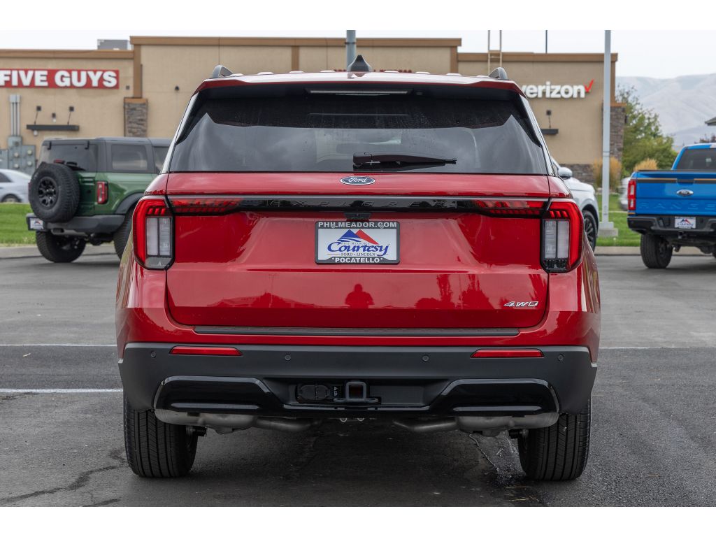 2025 Ford Explorer ST-Line photo 2