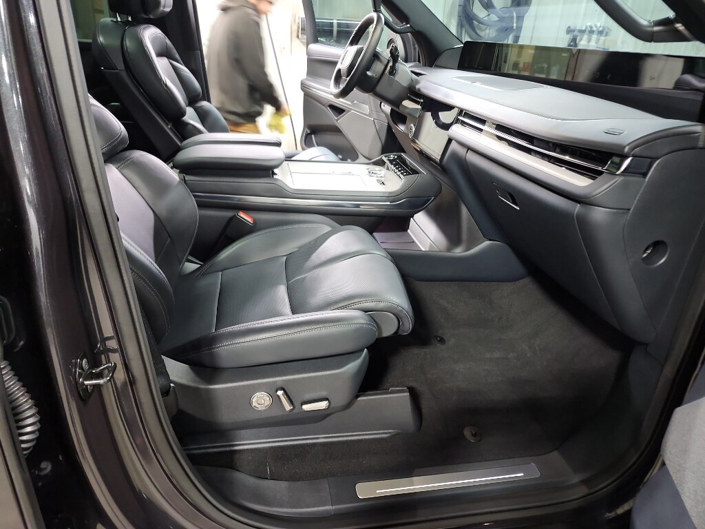 2025 Lincoln Navigator L Reserve photo 4